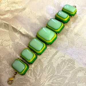 ☘️Coldwater Creek Green & Yellow Acrylic Faux Stone Rectangle Cabochon Bracelet
